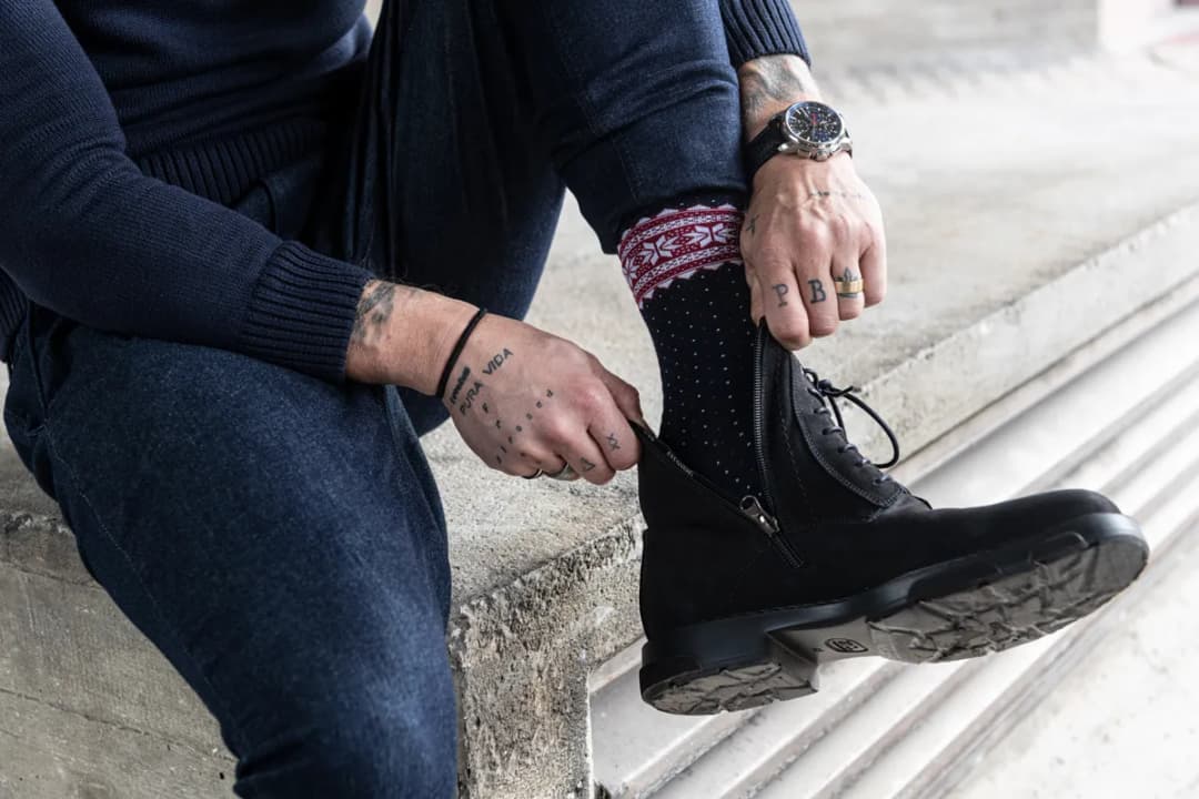 Jakie spodnie do wysokich butów? Odkryj stylowe połączenia, które zachwycą