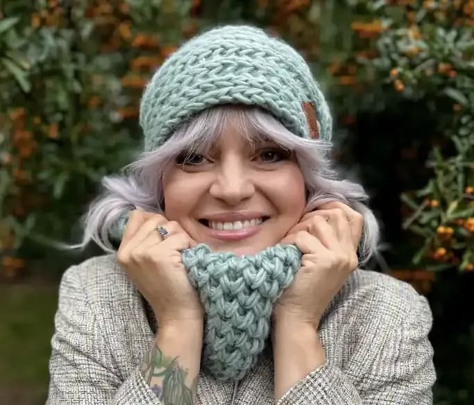 Jaką czapkę do okrągłej twarzy wybrać, aby wyglądać szczuplej?